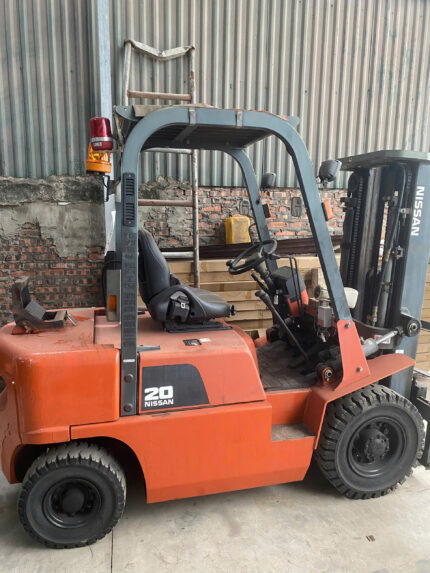 NISSAN 20